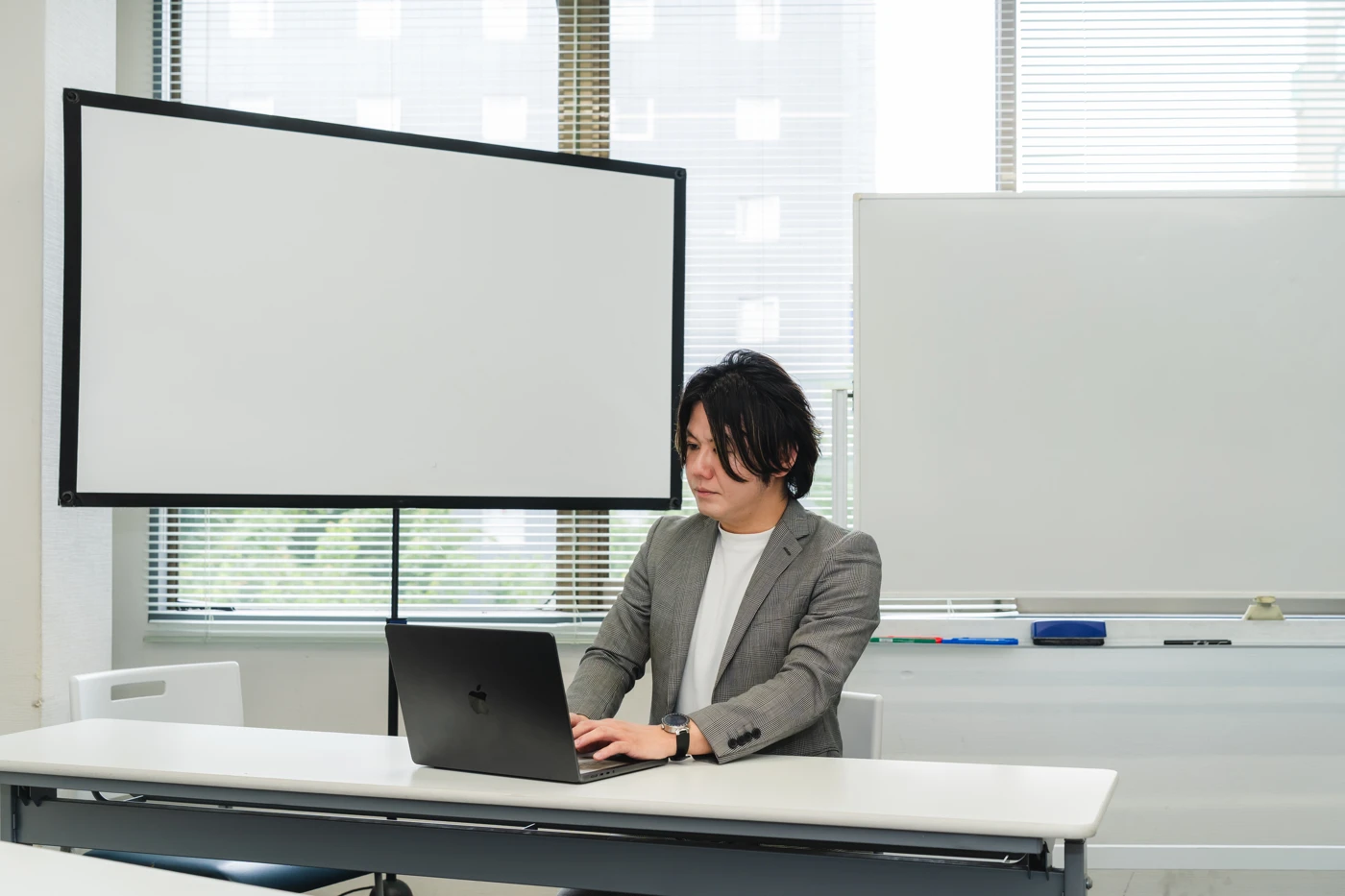新宿で学習について話すユウキ先生